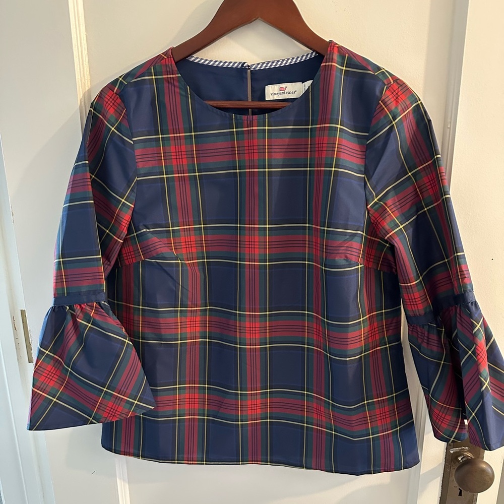 Vineyard Vines women’s holiday top size 6